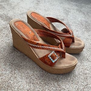 Orange wedges. Barely worn